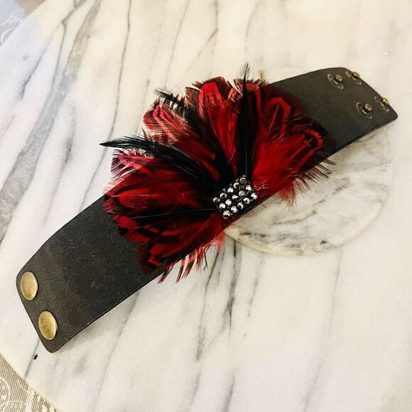 Feather Wrap Bracelet Red Black Vegan Leather Snap‎ Closure Statement Costume - Picture 7 of 8